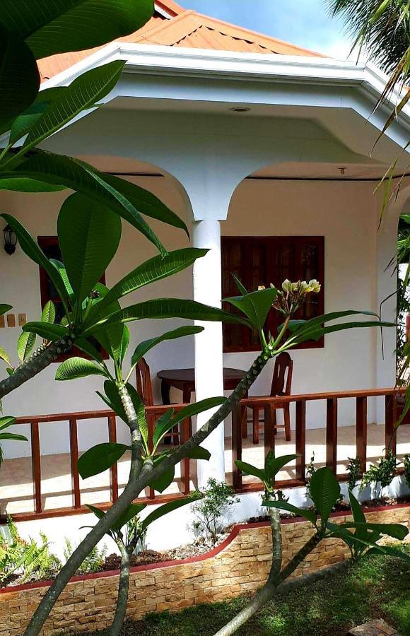Palmera Palma Private 1-Br Bungalow In Moalboal Esterno foto